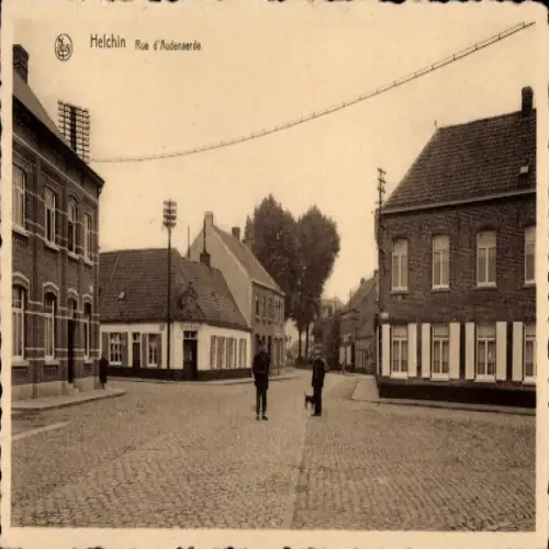 Ak Helkijn Helchin Westflandern, Straße in  zwei Personen, Hund,  Architektur