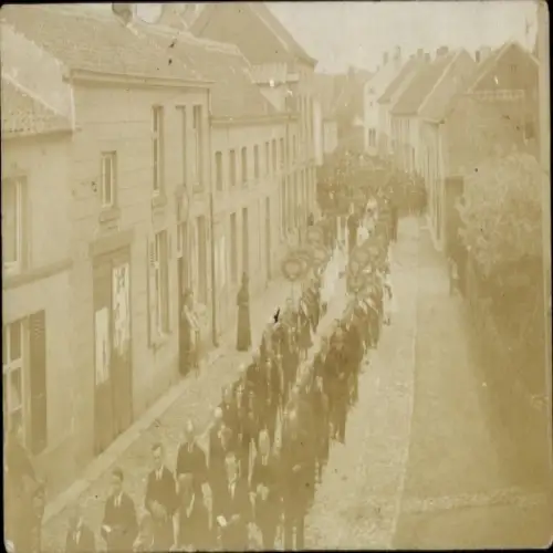 Foto Ak Keerbergen Flämisch Brabant, Festumzug