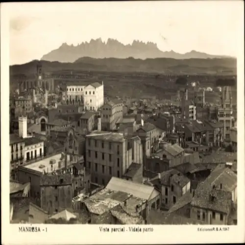 Ak Manresa Katalonien Spanien, Stadtansicht von  teilweise Sicht, Berge im Hintergrund, 1947