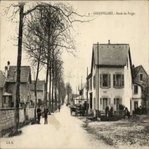 Ak Grandvillars Territoire de Belfort,  Straße, Café, Bäume, Menschen, Pferdewagen