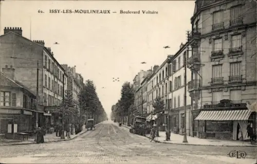 CPA Issy les Moulineaux Hauts de Seine, Boulevard Voltaire