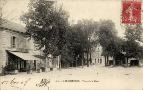 Ak Malesherbes Loiret, Place de la Gare, Café