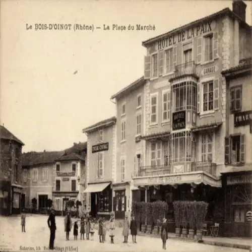 Ak Bois D'Oingt Rhone, Place du Marche, Hotel de la Paix