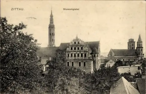 Ak Zittau in Sachsen, Historische Gebäude, Türme, Bäume, Schriftzug  Museumgiebel