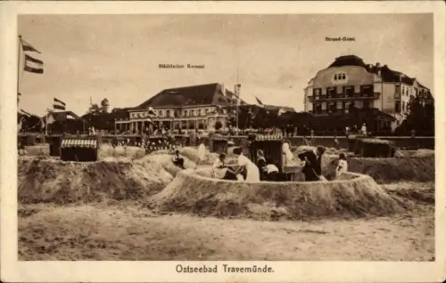 Ak Ostseebad Travemünde Lübeck, Strand mit Sandburgen, Städtisches Kurhaus, Strand-Hotel