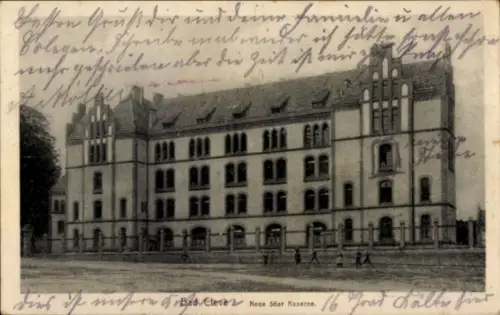 Ak Bad Cleve Kleve am Niederrhein, Historisches Gebäude, Neue Ser Kaserne, Menschen, Bäume