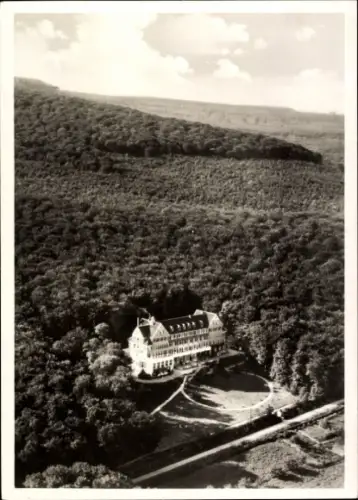 Ak Chausseehaus Wiesbaden in Hessen, Erholungsheim Taunusblick, Chausseehaus, umgeben von Wald,  