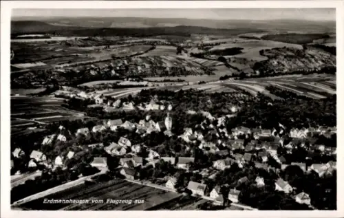 Ak Erdmannhausen in Württemberg, Luftaufnahme von  ländliche Umgebung, Häuser, Landschaft
