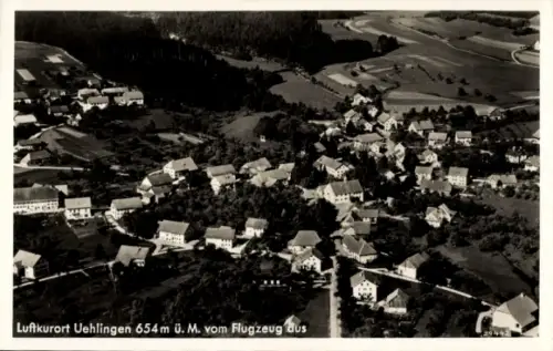 Ak Uehlingen Ühlingen Birkendorf im Schwarzwald, Luftkurort  Luftaufnahme, viele Häuser, ländlich