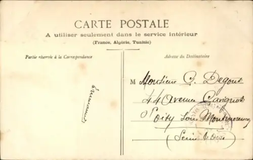 CPA Pêcheuse Sablaise, Costume