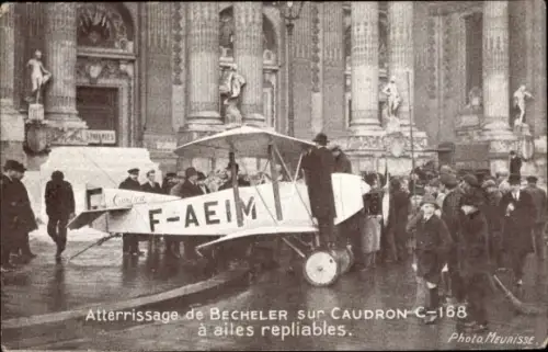 CPA Atterrissage de Becheler sur Caudron C-168 à ailes repliables, Flugzeug