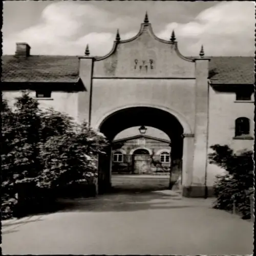 Ak Ahrensburg in Holstein, Schloss, Torhaus, Marstall