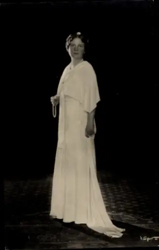Ak Prinzessin Juliana der Niederlande, Standportrait