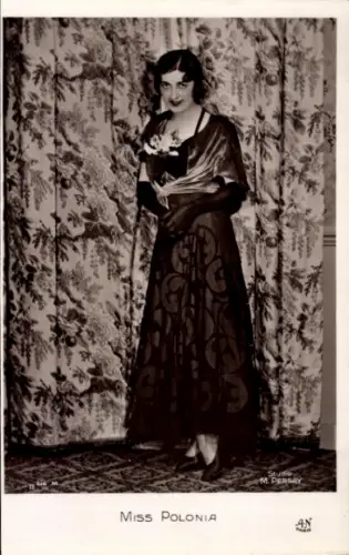 Ak Miss Polen, Portrait im Kleid