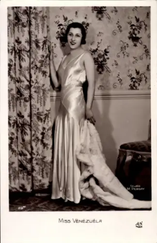 Foto Ak Miss Vénézuéla, Portrait im Kleid