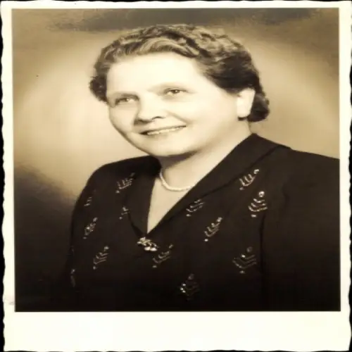 Foto Ak Frau-Porträt, Frisur