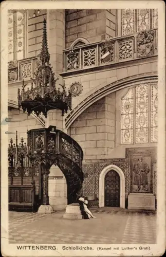 Ak Lutherstadt Wittenberg, Schloßkirche, Kanzel mit Luther's Grab,  Architektur
