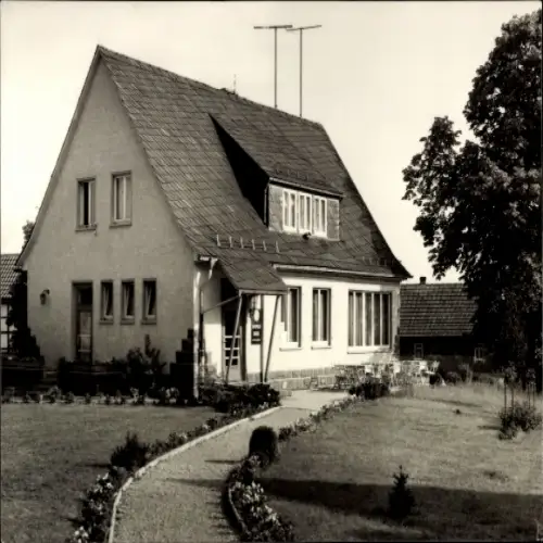 Ak Schleiz im Vogtland Thüringen, Konsum-Landgaststätte Elsbach, einladender Garten, ruhige Archi