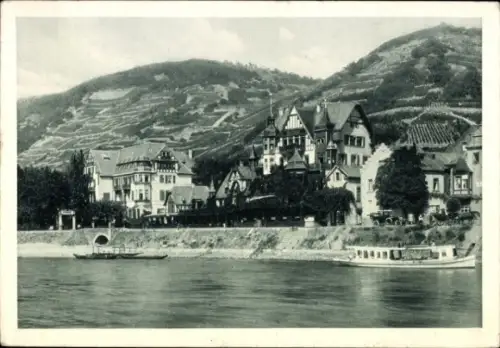 Ak Assmannshausen Rüdesheim am Rhein, Ansicht des Gasthofs Krone, Weinberge im Hintergrund, Rhein