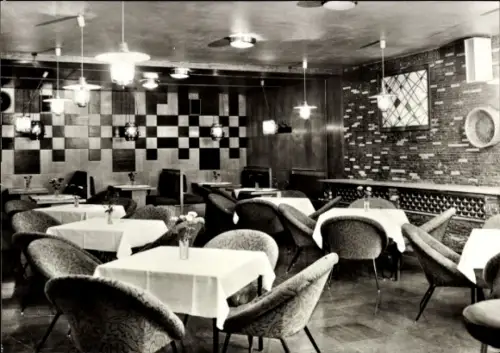 Ak Ruhla in Thüringen, Bar,  Haus der Fahrzeugelektriker, Tafeln, Beistelltische