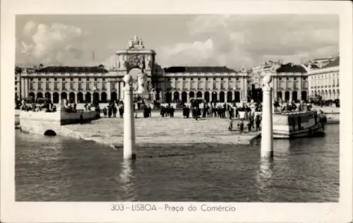 Ak Lisboa Lissabon Portugal, Platzansicht, Praça do Comércio,  Architektur, Menschenmenge
