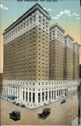 Ak New York City USA, Hotel Pennsylvania, Hochhaus,  Architektur, frühere Fahrzeuge