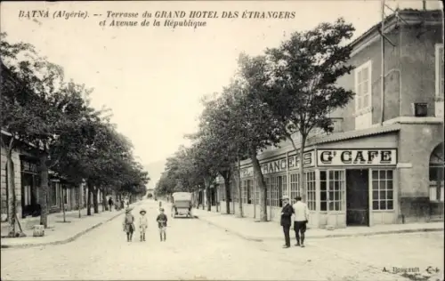 Ak Batna Algerien,  Terrasse Grand Hotel, Avenue de la République, G'Cafe, zwei Kinder