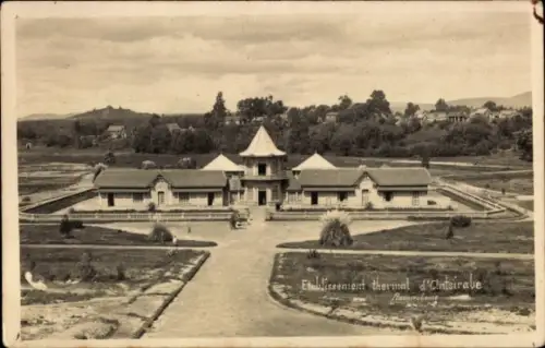 Ak Antsirabe Madagaskar, Thermalbad, Gebäude, Landschaft, Etablissement thermal d'Cntsirabe