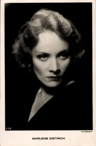 Ak Schauspielerin und Sängerin Marlene Dietrich, Portrait, Paramount 113