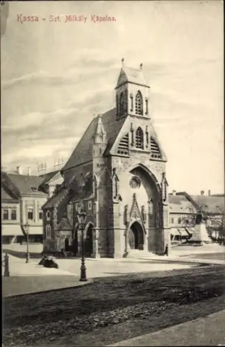 Ak Košice Kassa Kaschau Slowakei, Szt. Mihály Kapelle, s Gebäude, Straßenansicht