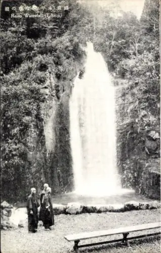Ak Japan, Reito Wasserfall, Mönche, Sitzbank