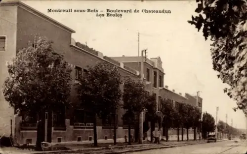 Ak Montreuil sous Bois Seine Saint Denis, Boulevard de Chateaudun, Les Ecoles, Bäume, Straße