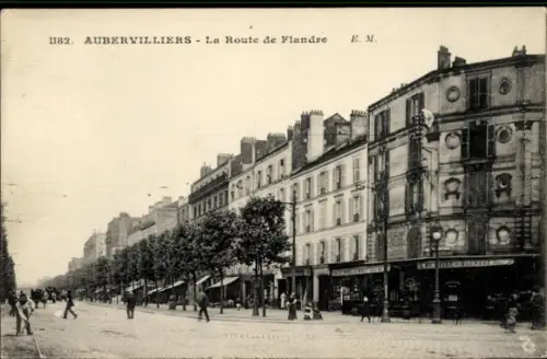 Ak Aubervilliers Seine Saint Denis,  La Route de Flandre, Straßenansicht, Menschen, Bäume