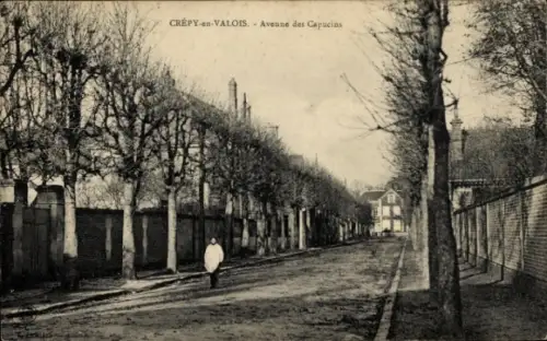 Ak Crepy en Valois Oise, Avenue des Capucins
