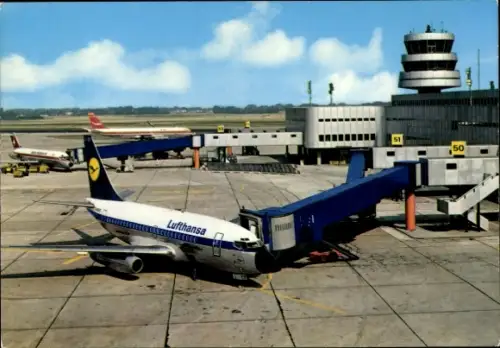 Ak Flughafen Düsseldorf, Passagierflugzeug Lufthansa