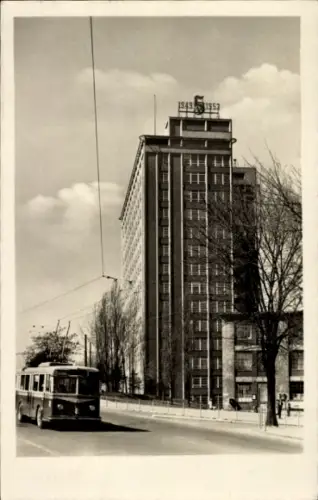 Ak Zlín Gottwaldov in Mähren Region Zlin, Hochhaus, Autobus
