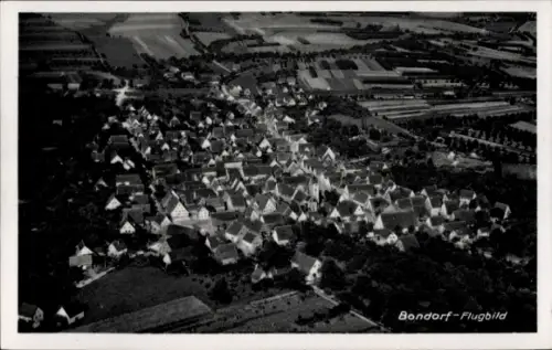 Ak Bondorf in Württemberg, Luftaufnahme von  viele Dächer, ländliche Umgebung