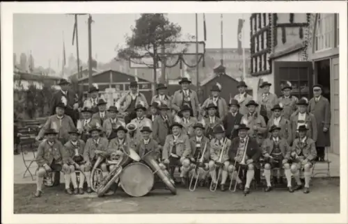 Foto Ak Oktoberfest 1936, Kapelle Schirmer in Trachten, Augustiner-Bräu