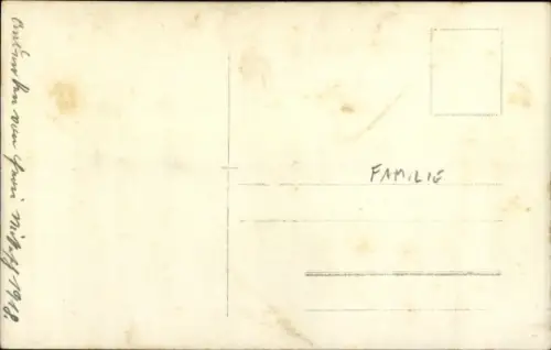 Foto Ak Menschengruppe, Familienbild, Kinder, Eltern