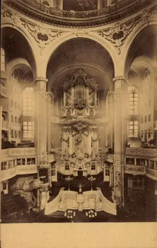 Ak Dresden Altstadt, Innensicht der Frauenkirche, Orgel, Gewölbe, Säulen,  Architektur
