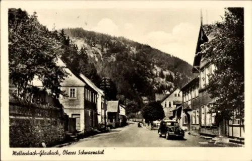 Ak Mellenbach Glasbach im Schwarzatal, Straßenpartie, Auto