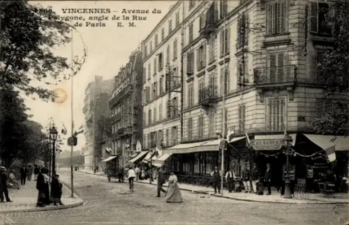 Ak Vincennes Val de Marne, Avenue du Polygone, angle de la Rue de Paris