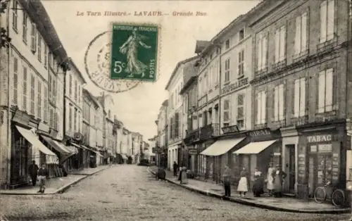 Ak Lavaur Tarn, Straße mit Geschäften, Poststempel, französische Briefmarke, Tabac