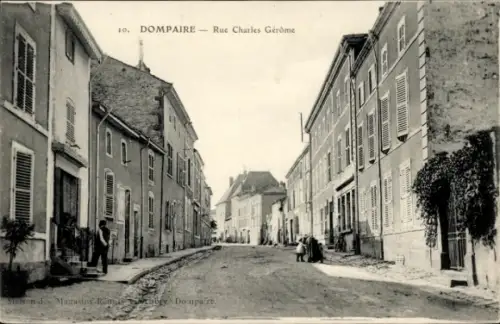 Ak Dompaire Vosges, Straße Rue Charles Gérôme, Häuser, Menschen, Maison des Magasins Ramby