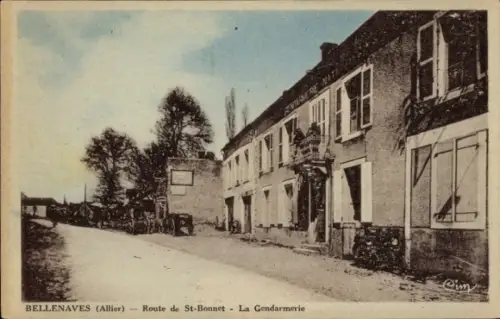 Ak Bellenaves Allier, Straße mit Gendarmerie,  Gebäude, Pferdewagen