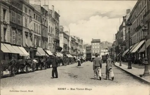 Ak Niort Deux Sèvres, Hotel, Rue Victor-Hugo, Pferdewagen,  
