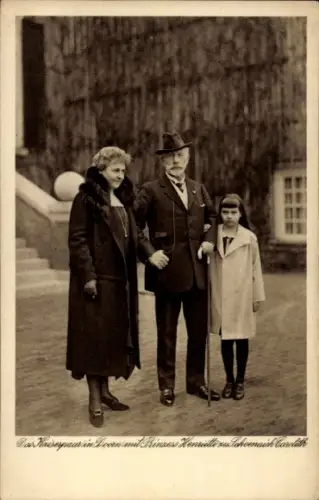 Ak Kaiserpaar im Exil in Doorn, Wilhelm II, Hermine, Prinzessin Henriette zu Schoenaich Carolath