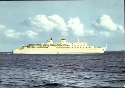 Ak DDR Großfähre Saßnitz in Fahrt, Fährschiff, Ansicht Steuerbord