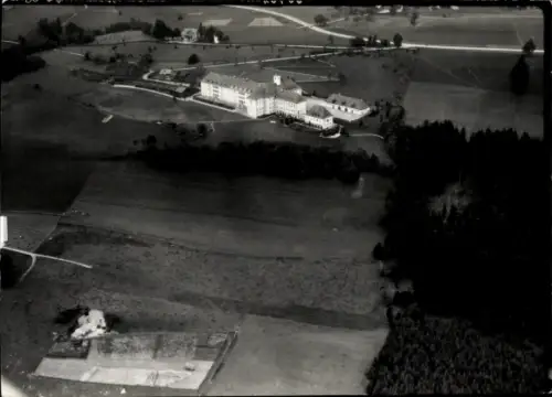 Ak Lindenburg Köln am Rhein, Das Bild zeigt eine Luftaufnahme des Sanatoriums Lindenburg.