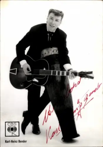 Autogrammkarte Sänger Karl Heinz Bender, Portrait mit Gitarre, Autogramm
